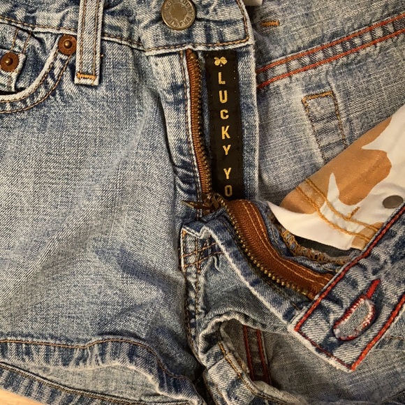 Lucky Brand denim shorts. - Picture 4 of 5